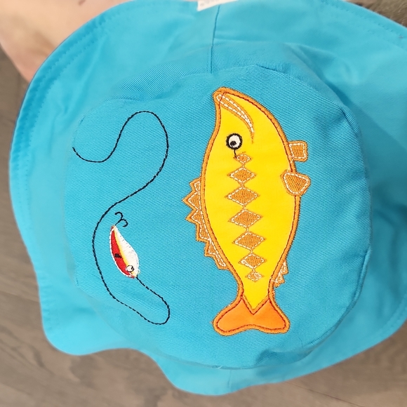 Reversible new hat - Picture 5 of 6